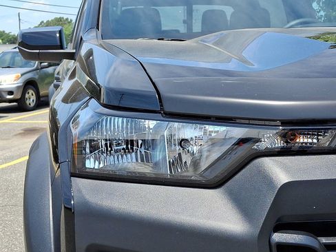 Used 2026 Chevrolet Colorado Trail Boss AWD/4WD image 9
