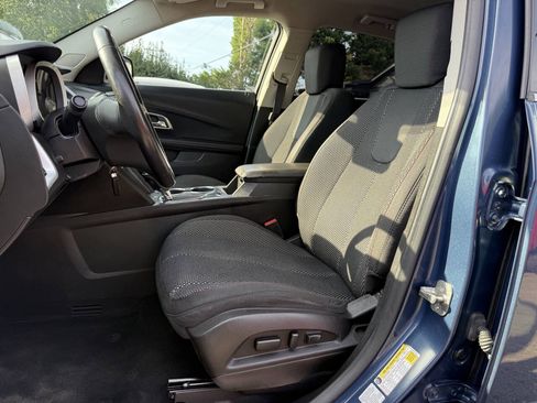 Used 2017 Chevrolet Equinox LT w/ Convenience Package FWD image 9
