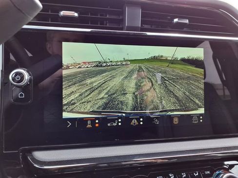 New 2026 GMC Sierra 2500 AT4 w/ AT4 Premium Plus Package AWD/4WD image 14