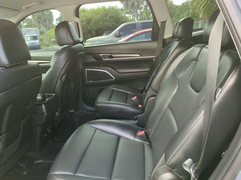 Used 2023 Kia Telluride S FWD image 23