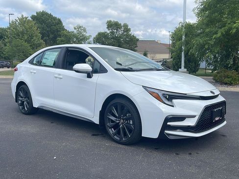 New 2026 Toyota Corolla SE w/ SE Package FWD image 8