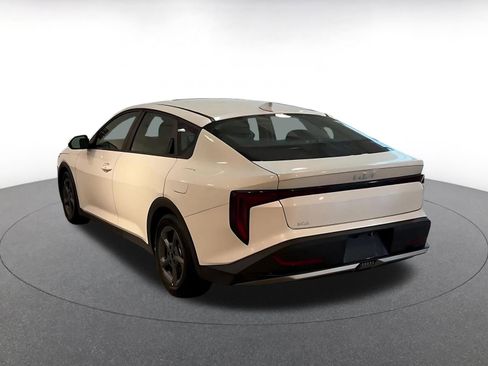 Used 2025 Kia K4 LXS image 11