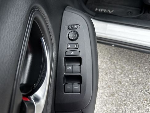 Certified 2026 Honda HR-V LX image 9