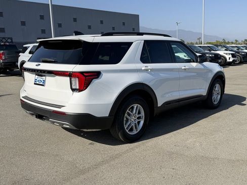 New 2026 Ford Explorer Active w/ Active Comfort Package RWD image 8