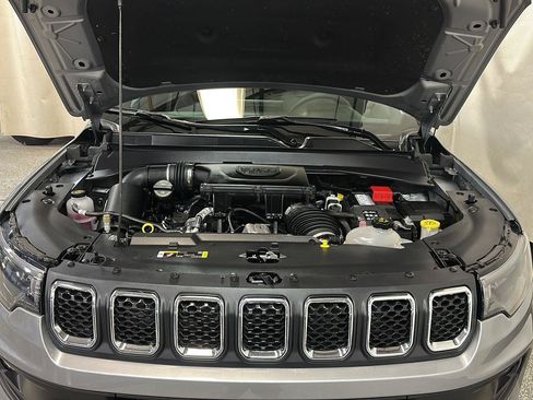 Used 2023 Jeep Compass Latitude w/ Convenience Group AWD/4WD image 13