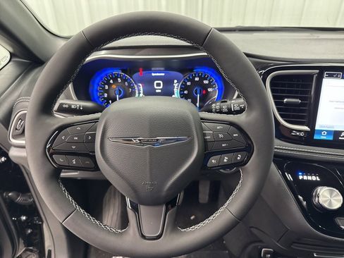 New 2026 Chrysler Pacifica Select image 20