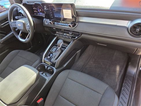 Used 2024 Chevrolet Colorado LT w/ LT Convenience Package image 16