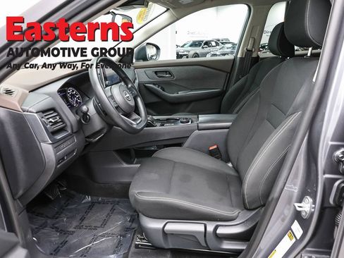 Used 2023 Nissan Rogue S AWD/4WD image 14
