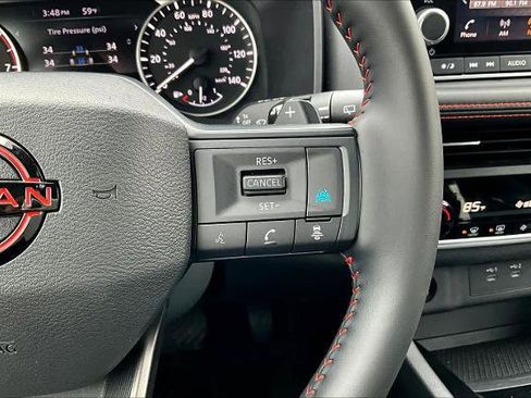 Certified 2025 Nissan Rogue SV image 24