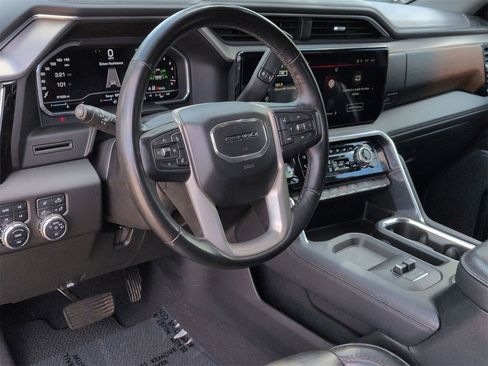 Used 2024 GMC Sierra 2500 Denali image 10