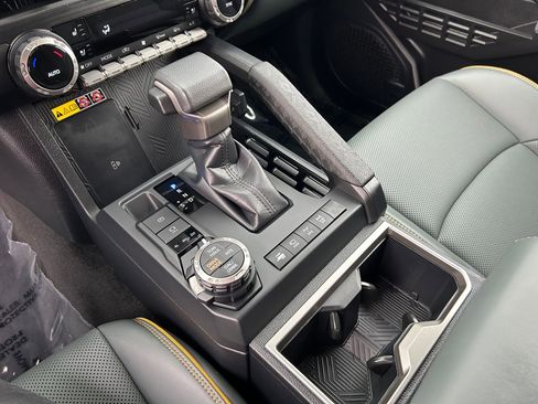 Used 2024 Toyota Tacoma Trailhunter image 18