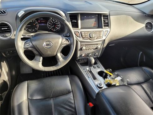 Used 2018 Nissan Pathfinder SL image 13