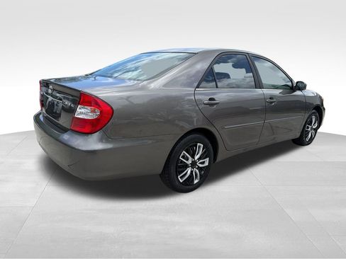 Used 2004 Toyota Camry XLE image 7