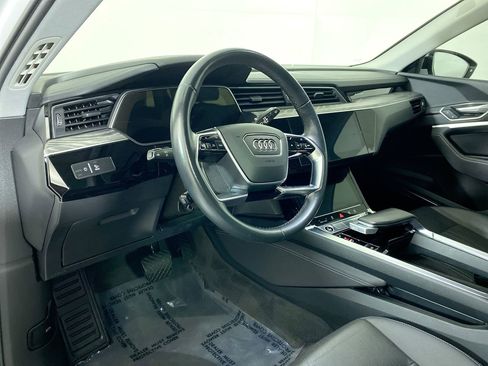 Certified 2022 Audi e-tron Premium Plus w/ Premium Plus Package image 23