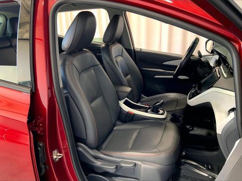 Used 2019 Chevrolet Bolt Premier w/ Infotainment Package image 6