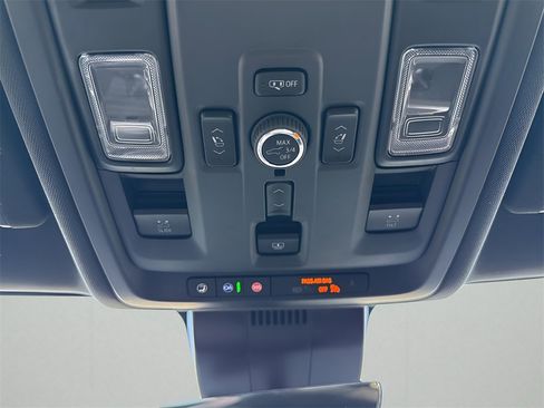 Used 2025 Chevrolet Tahoe Premier image 35