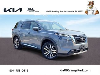 Used 2024 Nissan Pathfinder Platinum AWD/4WD video 1