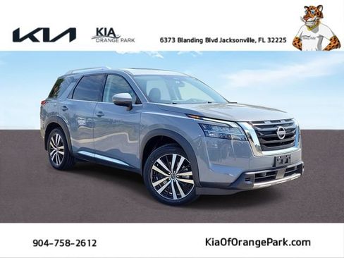 Used 2024 Nissan Pathfinder Platinum AWD/4WD image 1