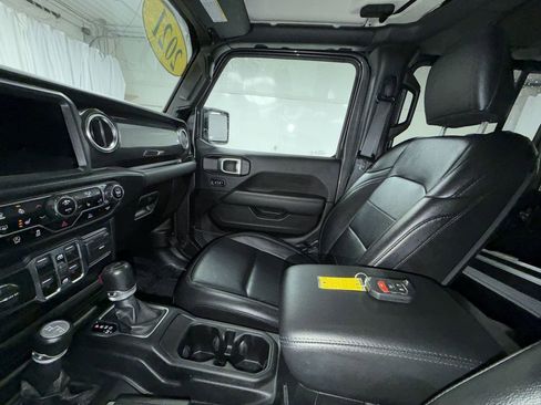 Used 2021 Jeep Wrangler Unlimited Sahara image 5