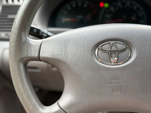 Used 2004 Toyota Camry LE FWD image 26