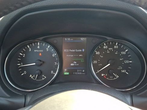 Used 2018 Nissan Rogue SV AWD/4WD image 19