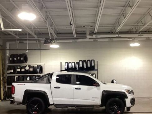 Used 2022 Chevrolet Colorado LT w/ Redline Special Edition image 7