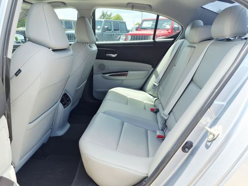 Used 2016 Acura TLX w/ Technology Package FWD image 7