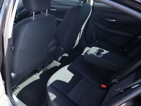 Used 2025 Nissan Sentra SR image 9