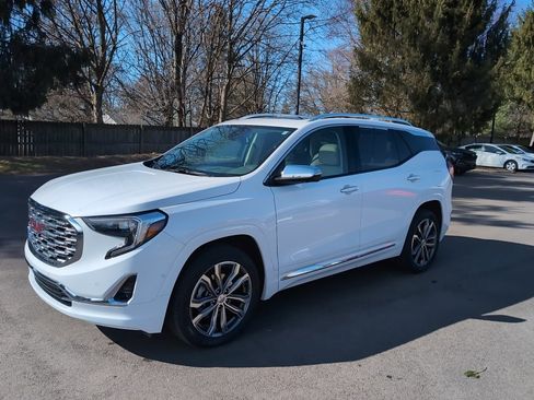 Used 2020 GMC Terrain Denali w/ Denali Premium Package image 1