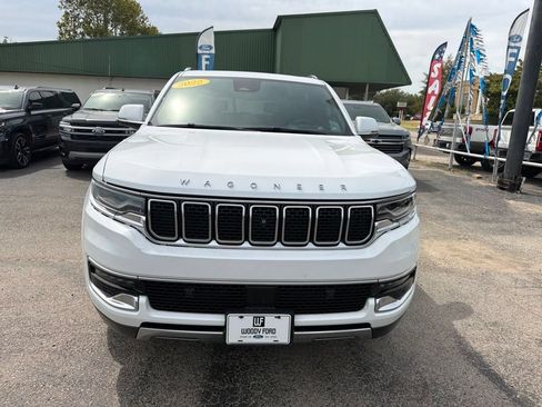 Used 2022 Jeep Wagoneer Series III w/ Premium Group I RWD image 8