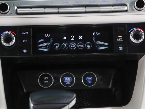 Used 2025 Genesis G70 2.5T AWD/4WD image 20