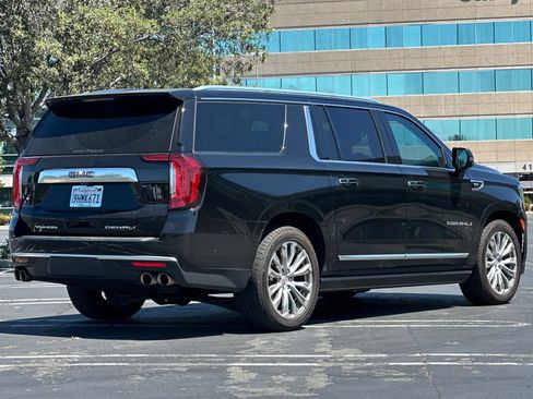 Used 2023 GMC Yukon XL Denali w/ Denali Reserve Package AWD/4WD image 4