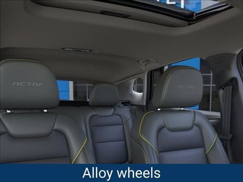 New 2026 Chevrolet Trax ACTIV w/ Sunroof Package FWD image 27