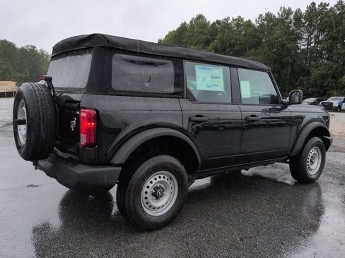 New 2025 Ford Bronco 4-Door image 4