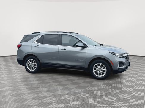 Certified 2024 Chevrolet Equinox LT w/ LPO, Floor Liner Package FWD image 2