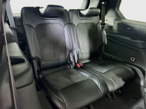 Used 2023 Jeep Grand Cherokee L Laredo AWD/4WD image 26