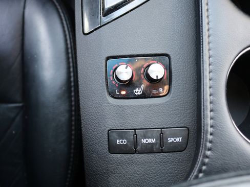 Used 2016 Toyota Avalon XLE Premium image 26