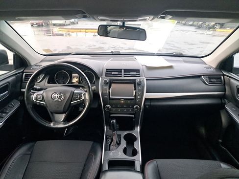 Used 2017 Toyota Camry XSE image 18