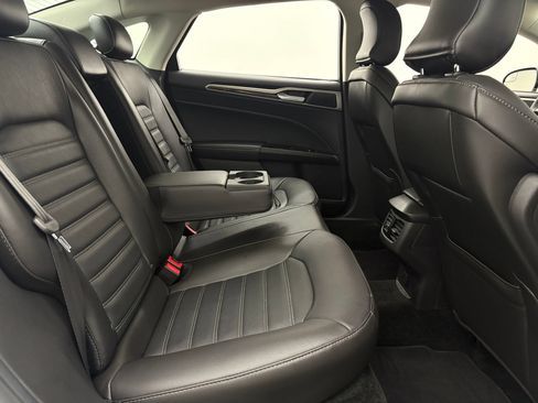Used 2016 Ford Fusion SE w/ Equipment Group 202A FWD image 31