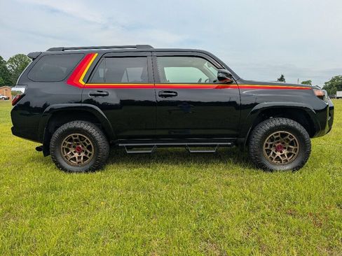 Used 2023 Toyota 4Runner 40th Anniversary SE AWD/4WD image 3