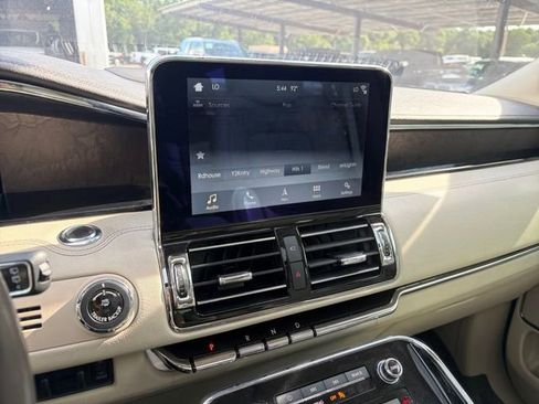 Used 2019 Lincoln Navigator Reserve AWD/4WD image 10