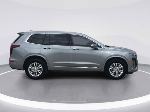 Used 2025 Cadillac XT6 Luxury AWD/4WD image 10