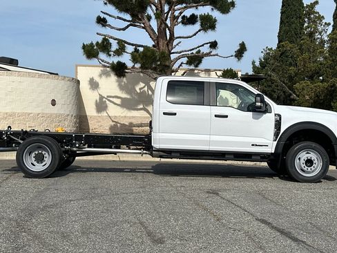 New 2026 Ford F450 2WD Crew Cab Super Duty image 3