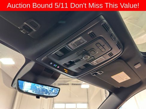 Used 2024 GMC Yukon Denali Ultimate AWD/4WD image 38