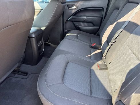 Used 2022 Chevrolet Colorado LT w/ LT Convenience Package RWD image 16