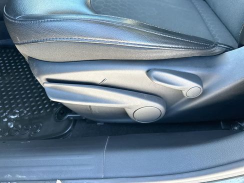 Used 2018 Jeep Compass Latitude w/ Cold Weather Group image 22