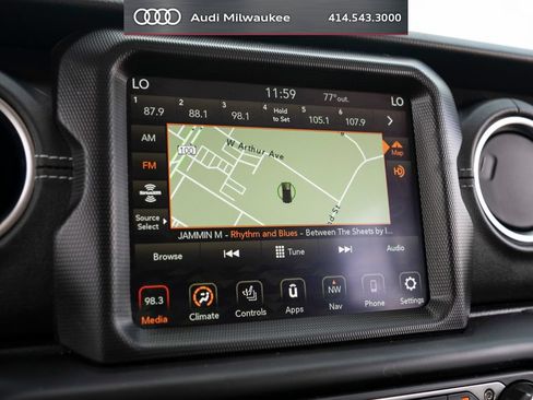 Used 2022 Jeep Wrangler Unlimited Sahara w/ Cold Weather Group AWD/4WD image 34