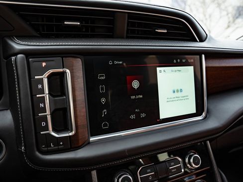 Used 2023 GMC Yukon Denali Ultimate image 39