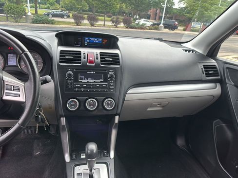 Used 2014 Subaru Forester 2.5i Limited AWD/4WD image 30