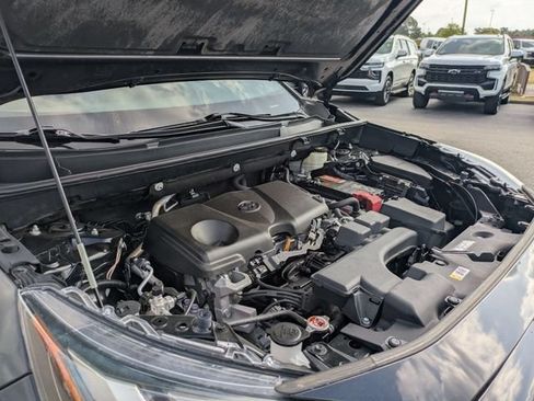 Used 2022 Toyota RAV4 XLE FWD image 36